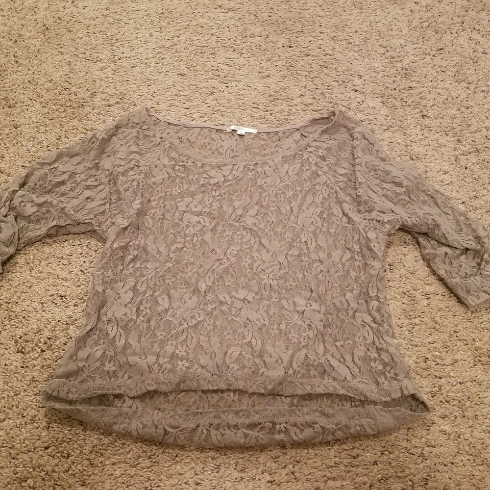 Lace layering top medium
